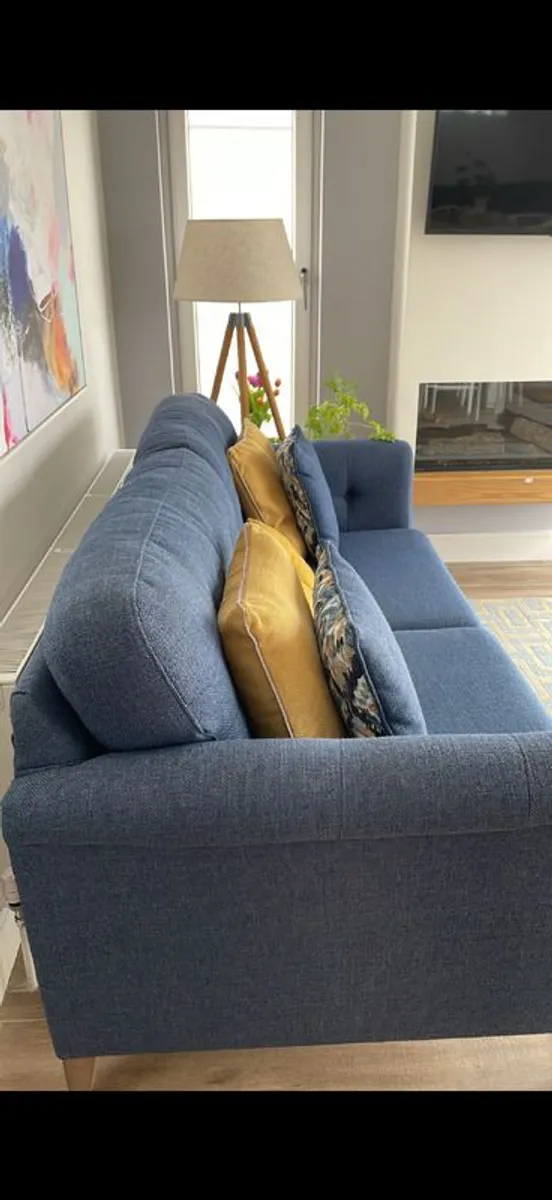 Couch - Image 2