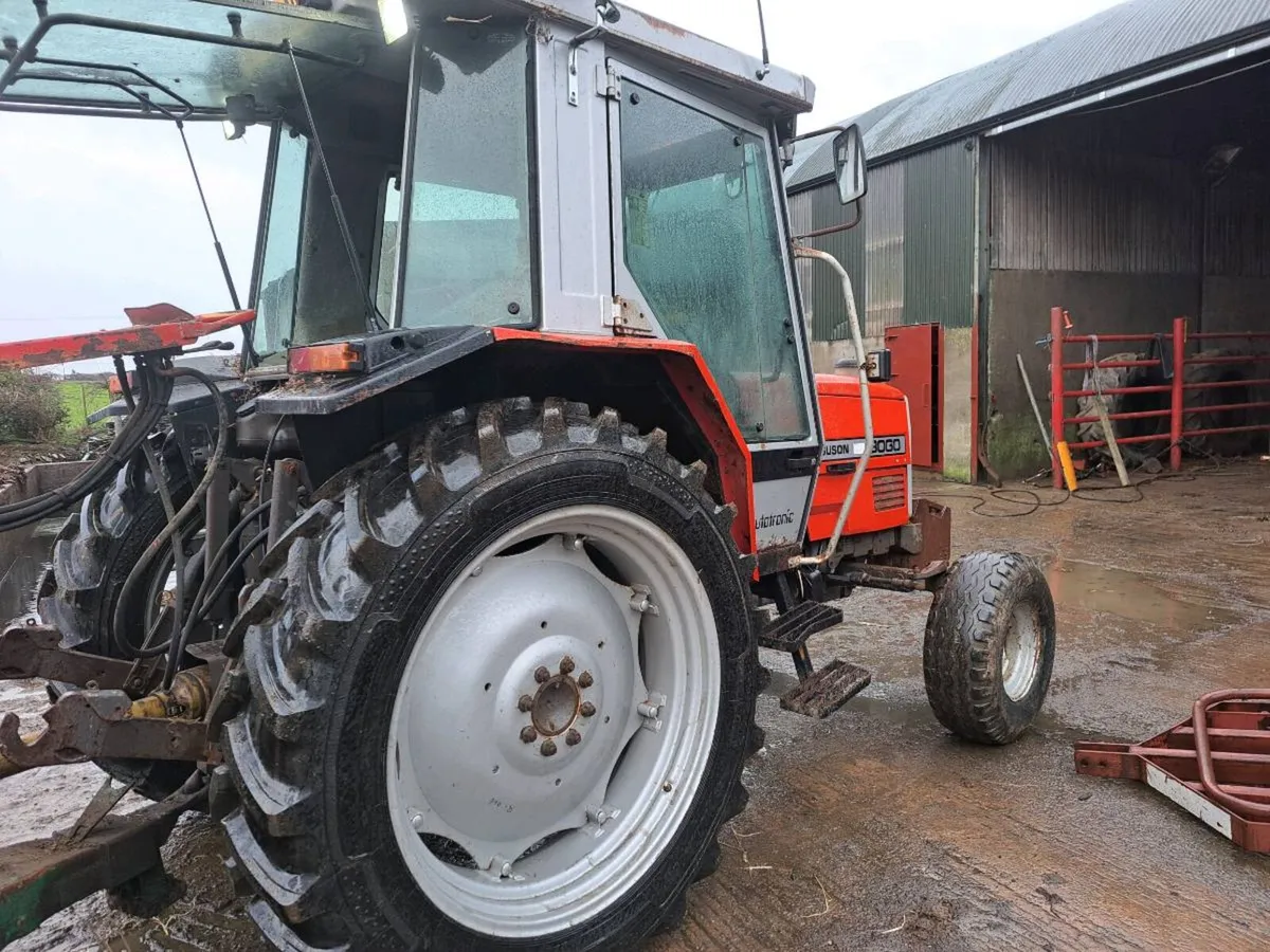 Massey 3060 - Image 2