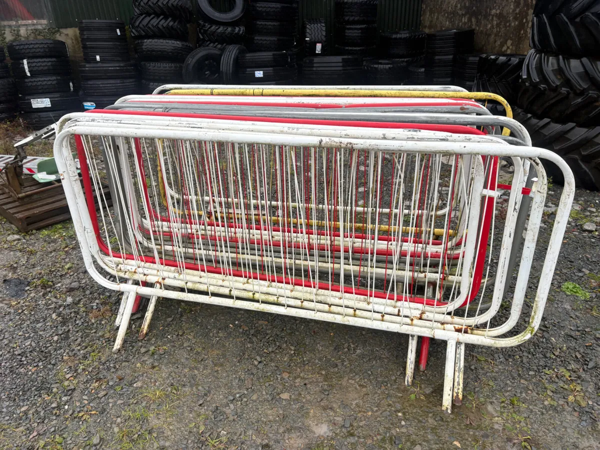 Safety barriers - Image 1