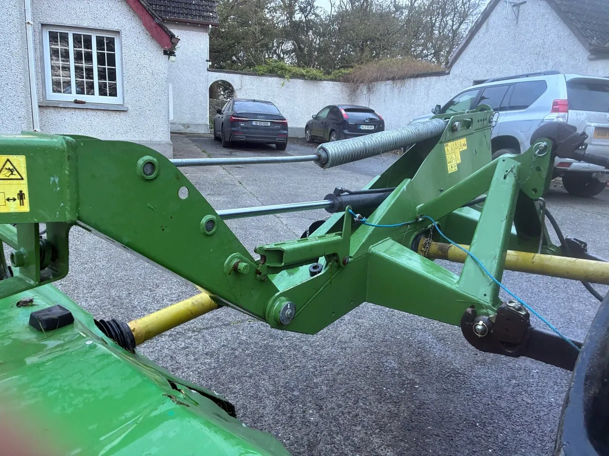 10ft krone mower 320r - Image 3