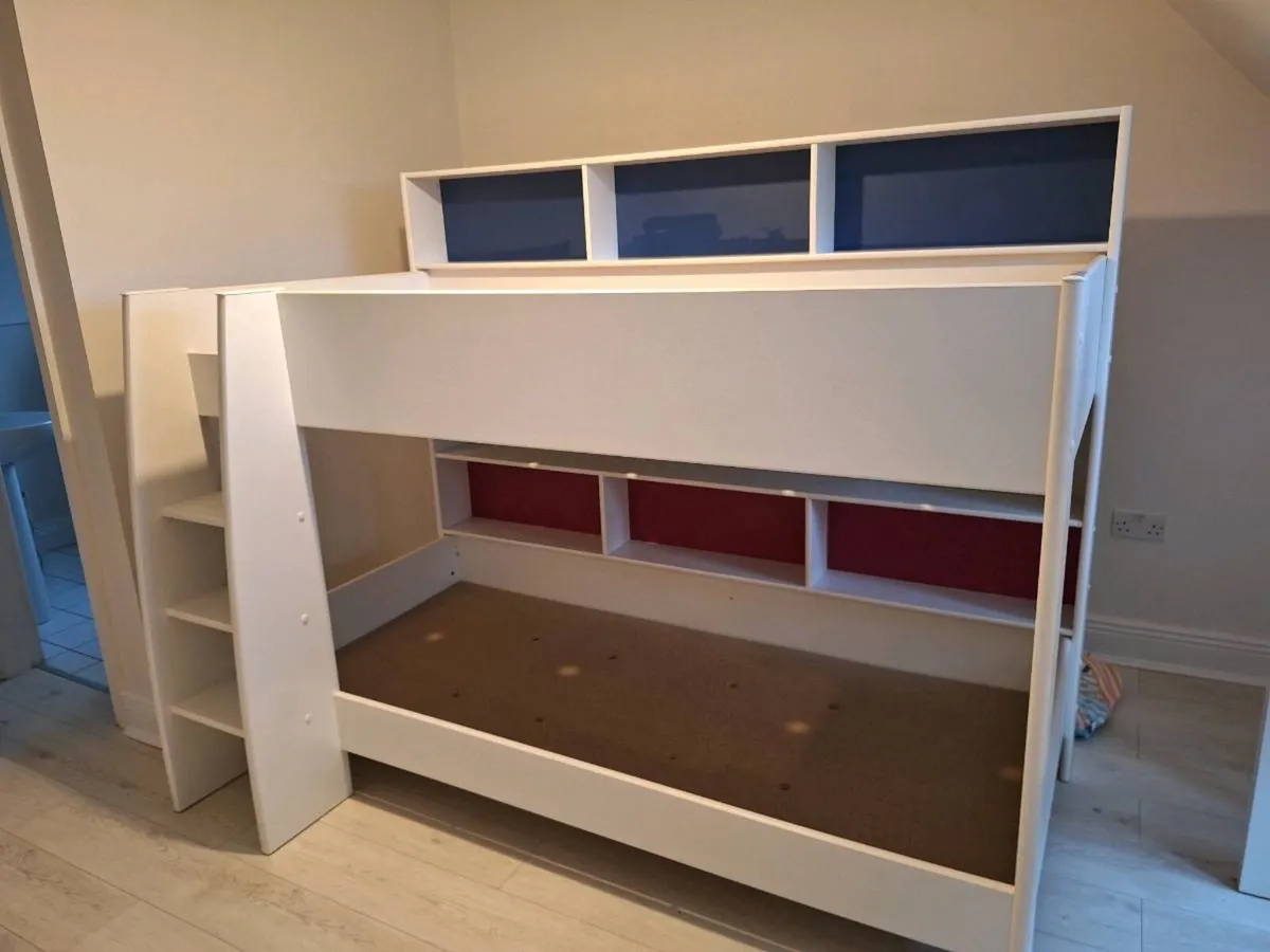 Bunk bed - Image 1