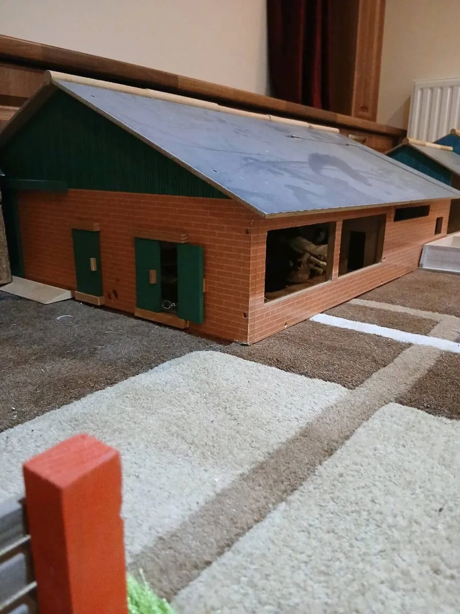 Toy farm sheds - Image 4