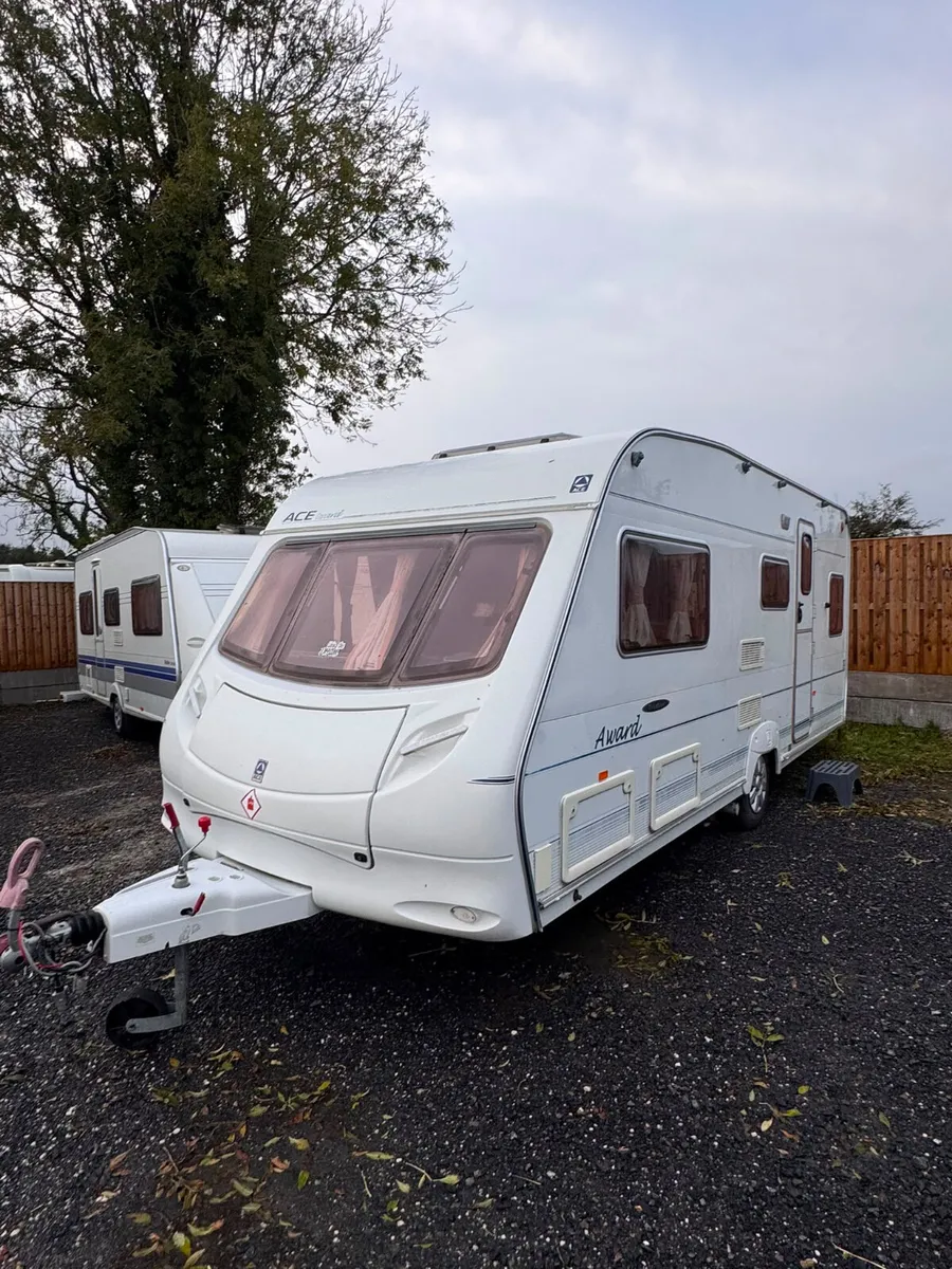 Ace award fixed bed caravan - Image 4