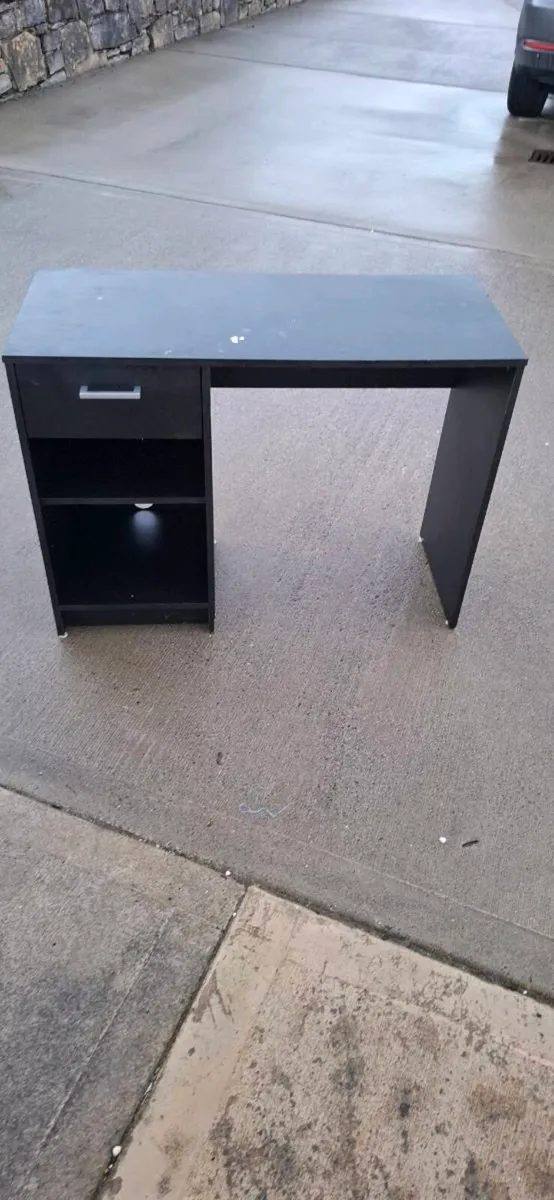 Childs. Work Desk - Image 4
