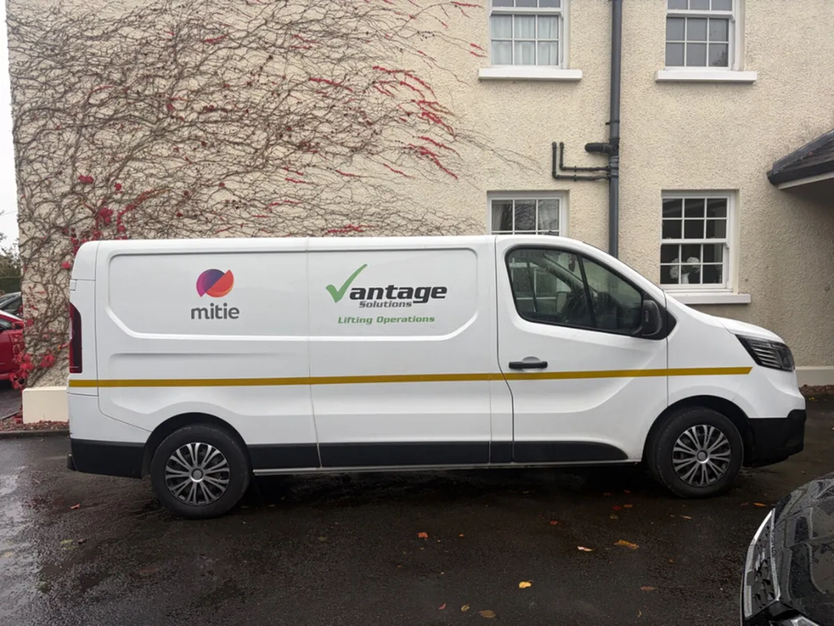 Renault Trafic LL30 ADVANCE BLUE DCI - Image 2