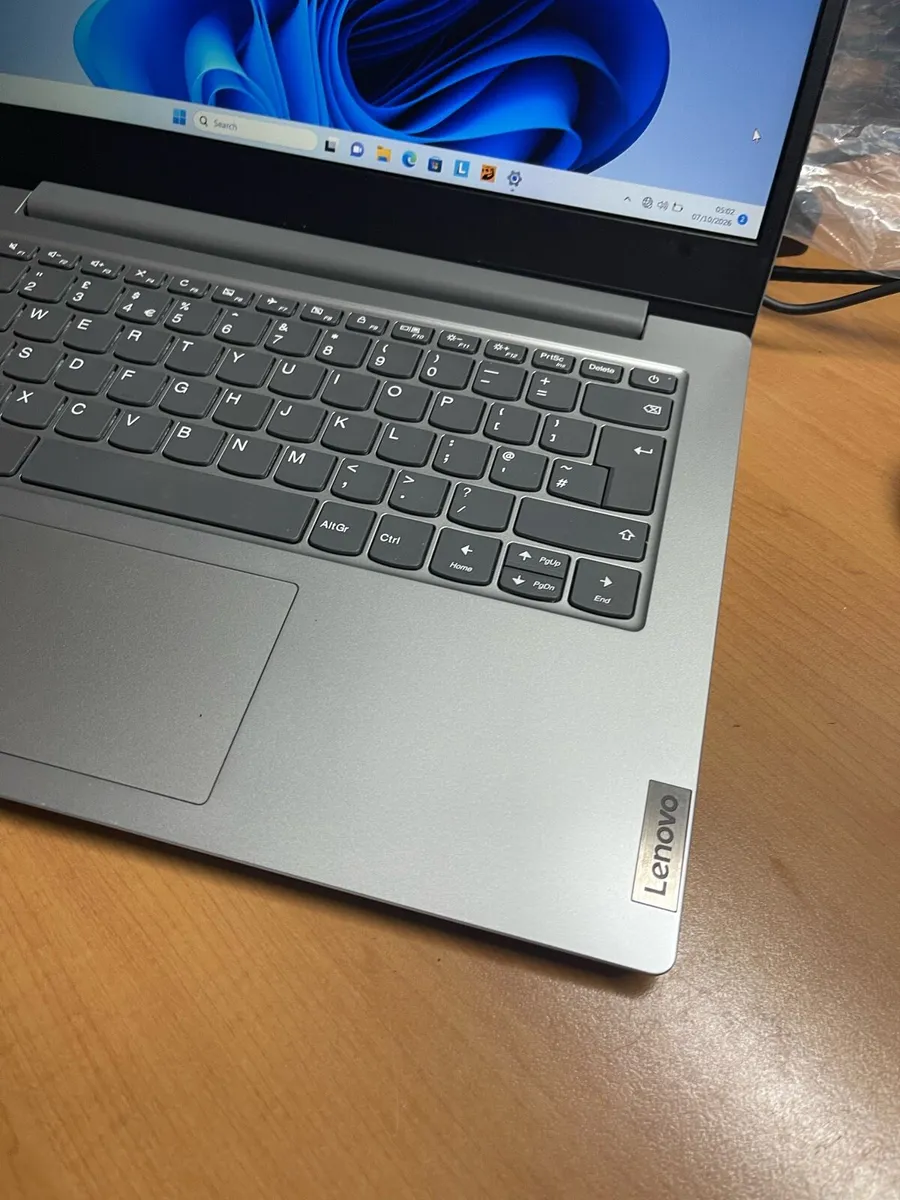 Lenovo Laptop for sale with box - Image 2