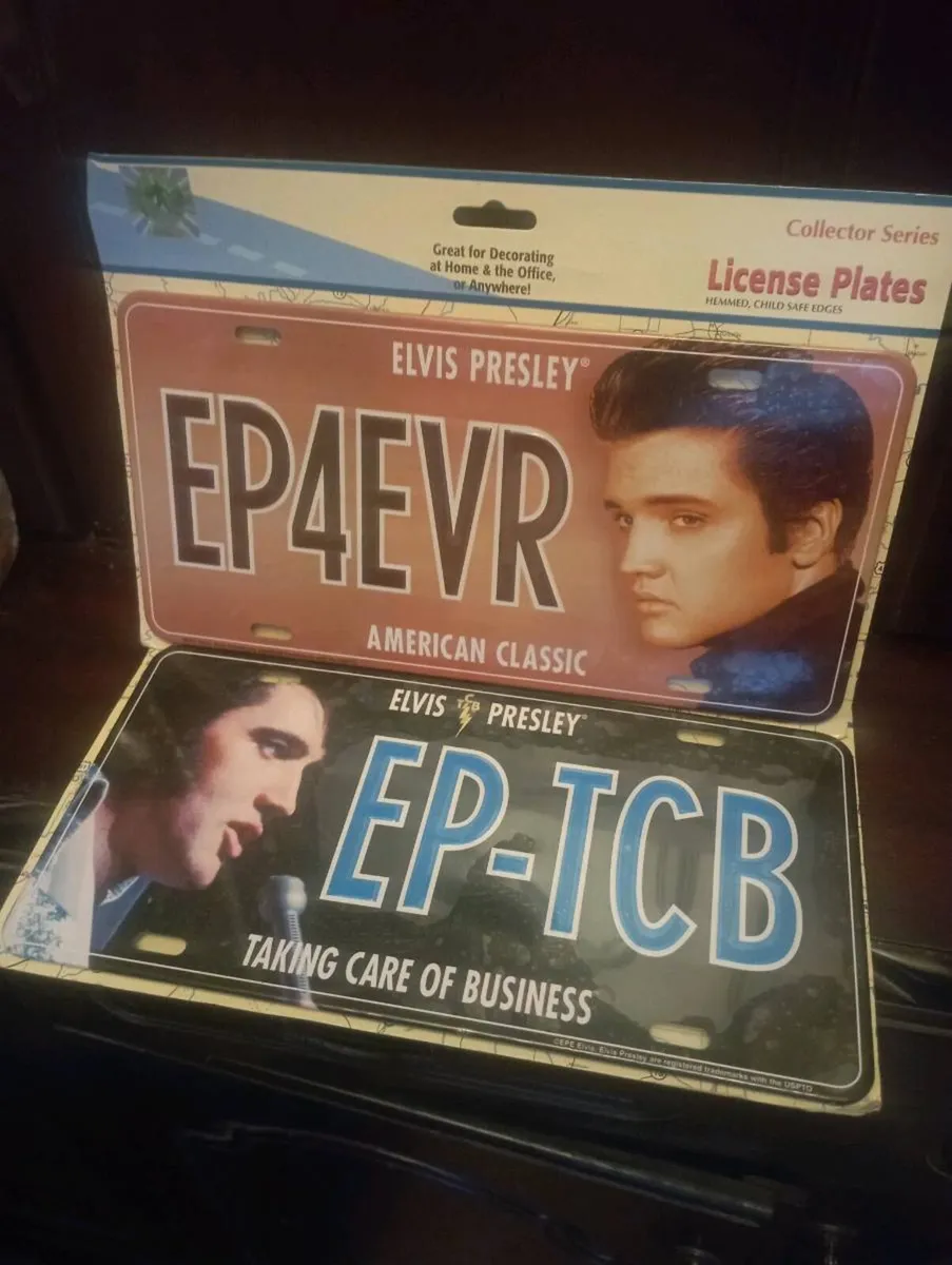 ELVIS PRESLEY DECORATIVE LICENSE PLATES - Image 2