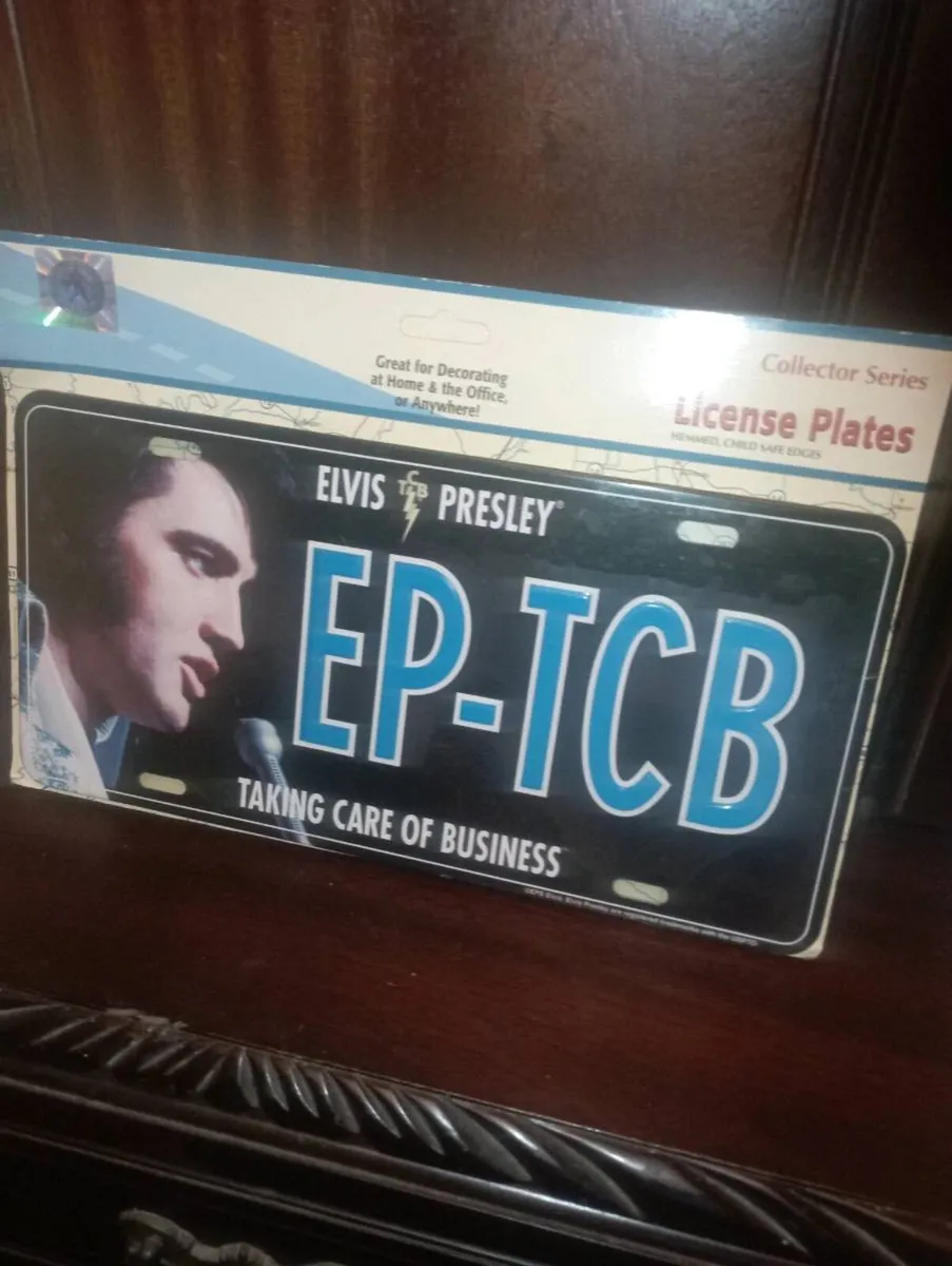 ELVIS PRESLEY DECORATIVE LICENSE PLATES - Image 3