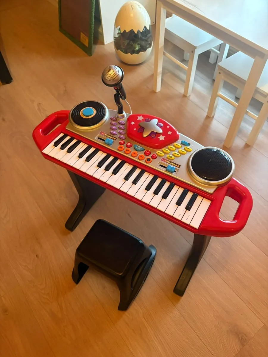Toys - Image 2