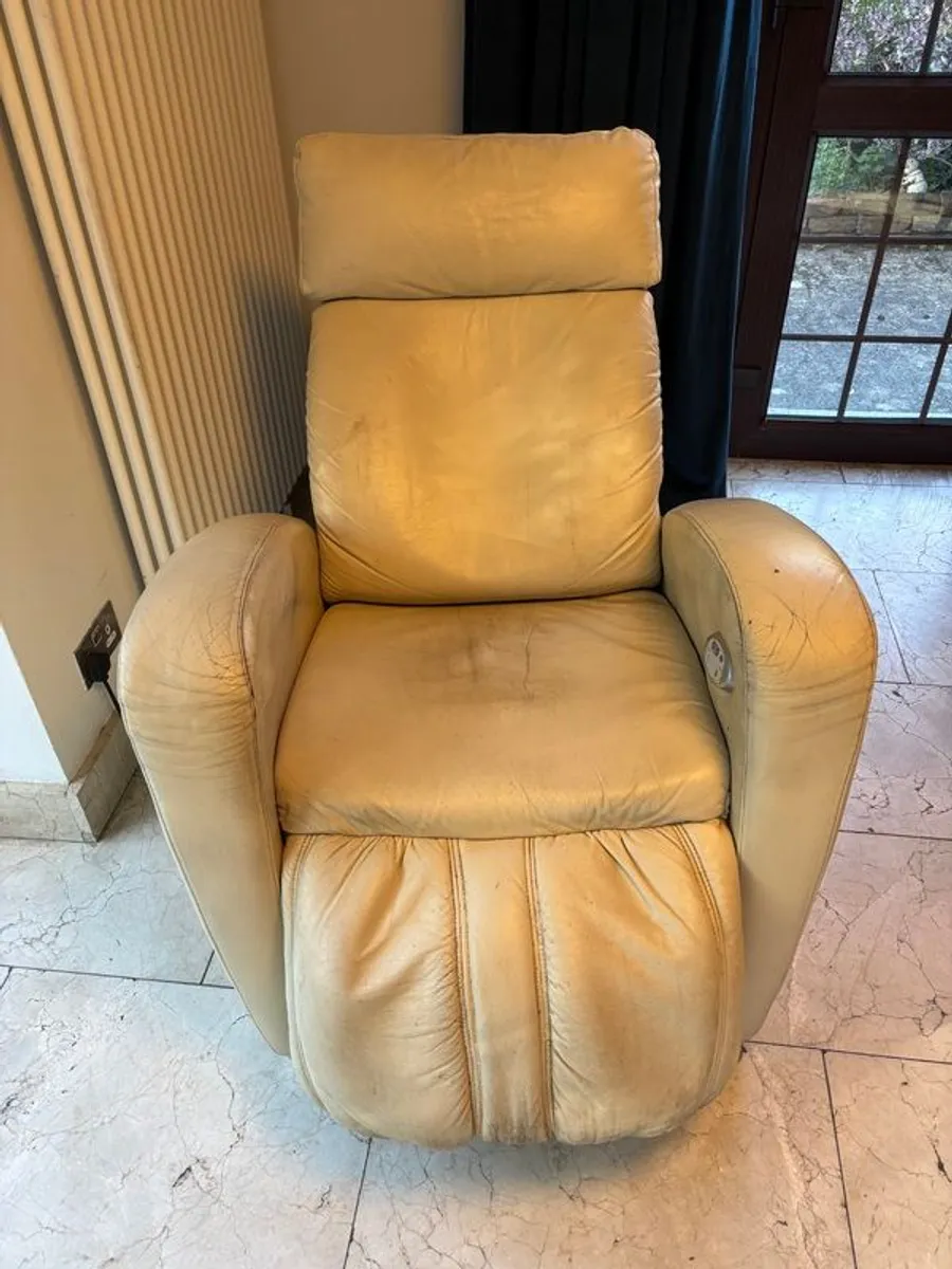 Cream Leather Motorised Electric Massage / Recliner Chaise - Image 2