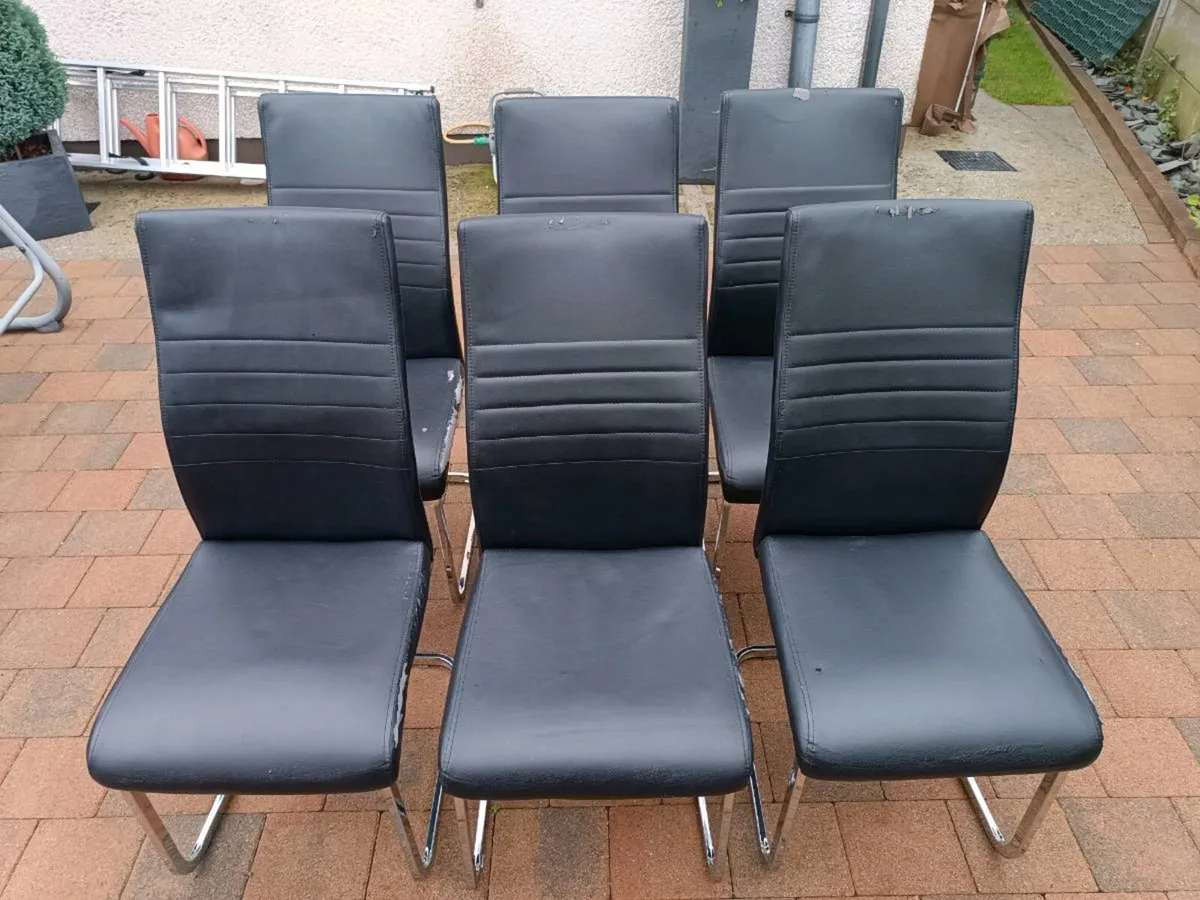 Six chairs. - Image 1