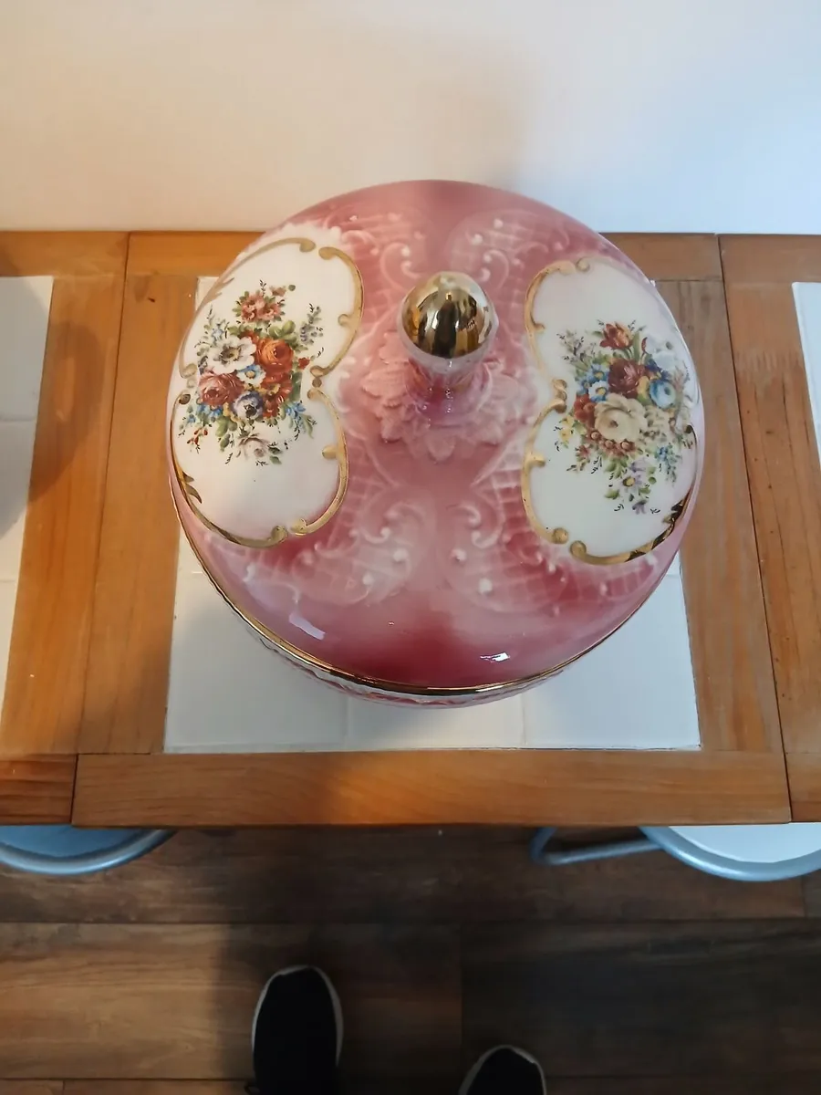 2 Lovely Vintage Decorative Ceramic Toureens. - Image 3