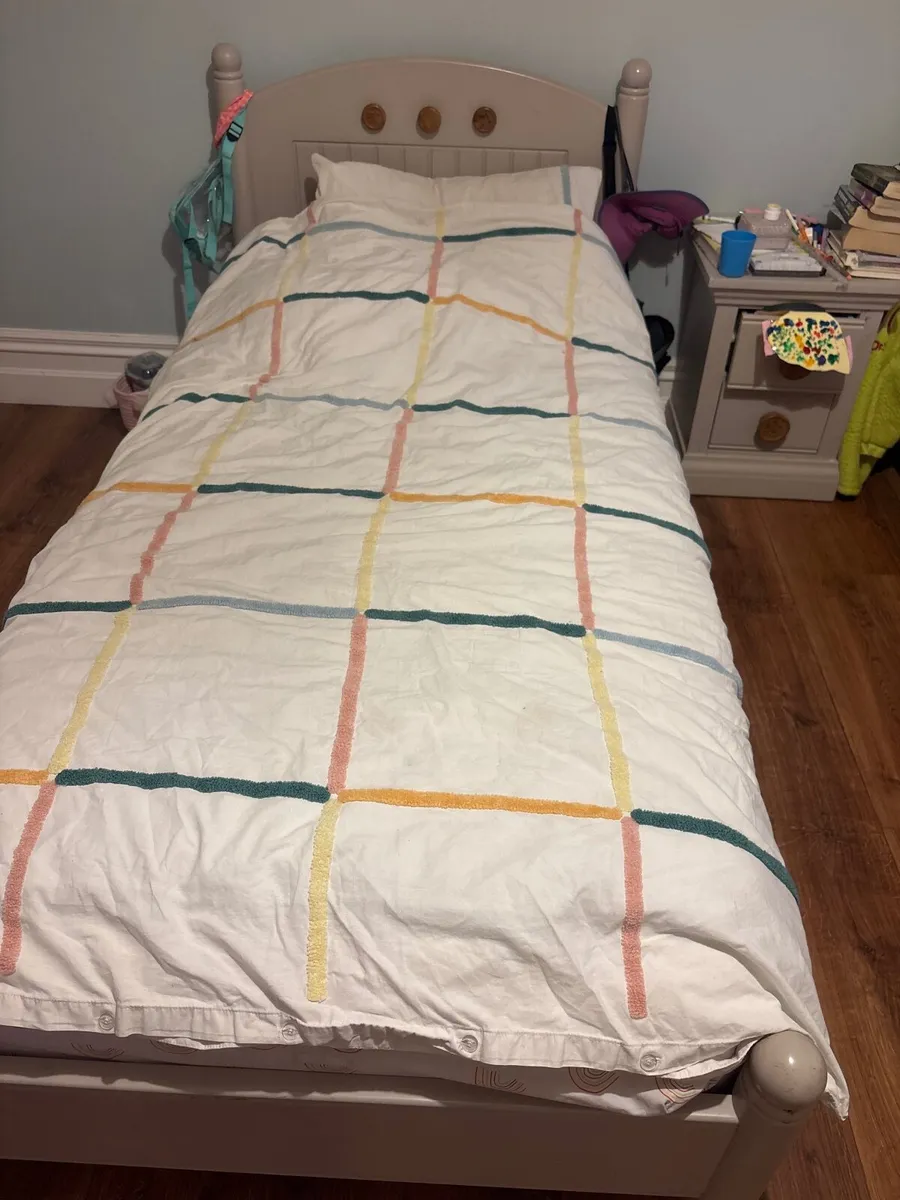 Single beds pair - Image 1