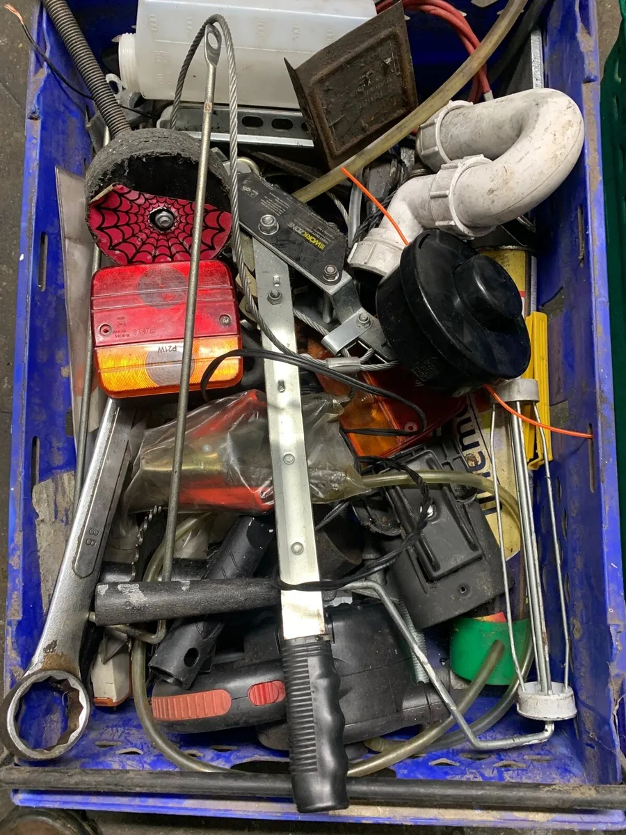 Car boot sale items - Image 2