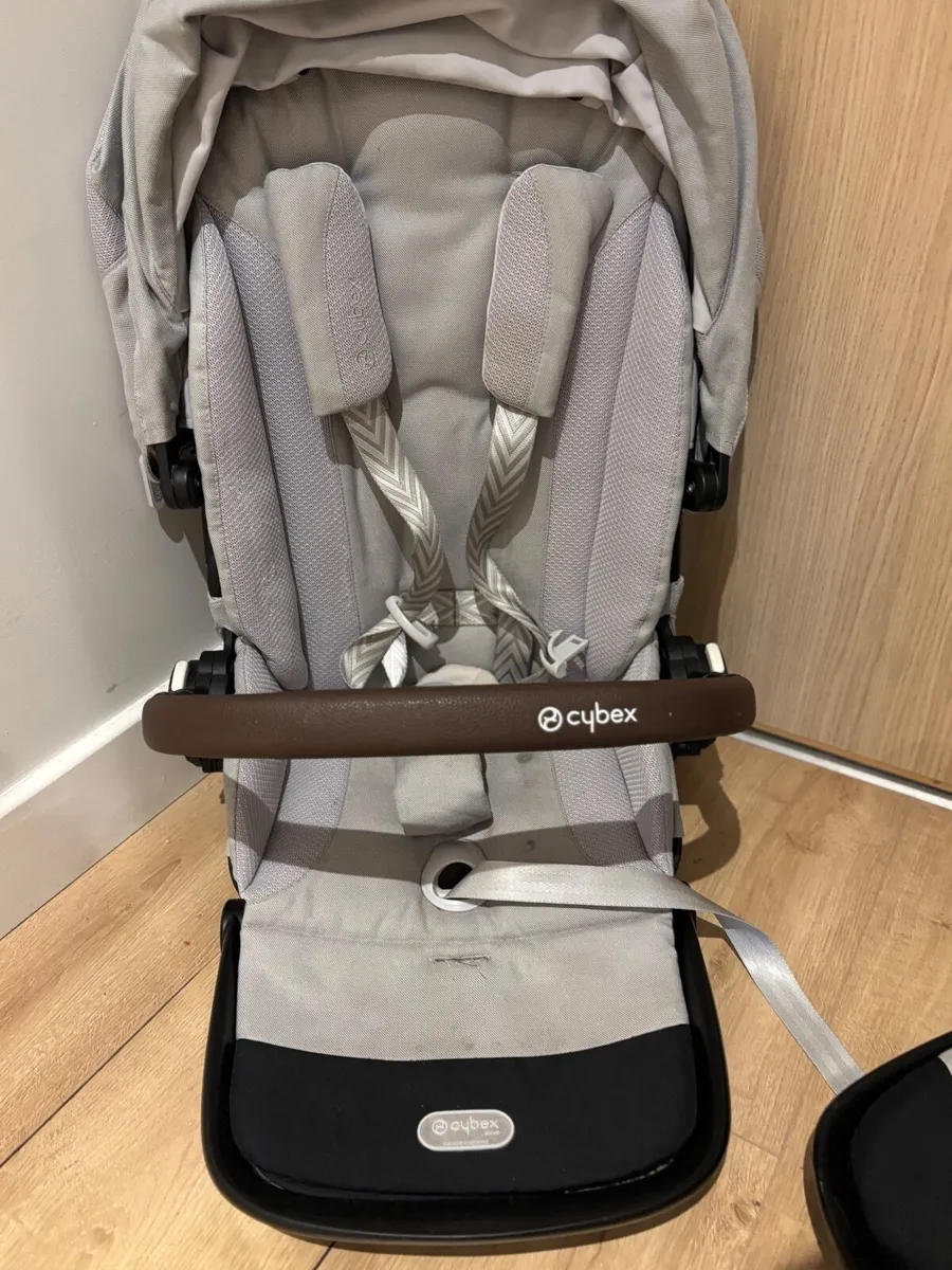 Stroller - Image 3