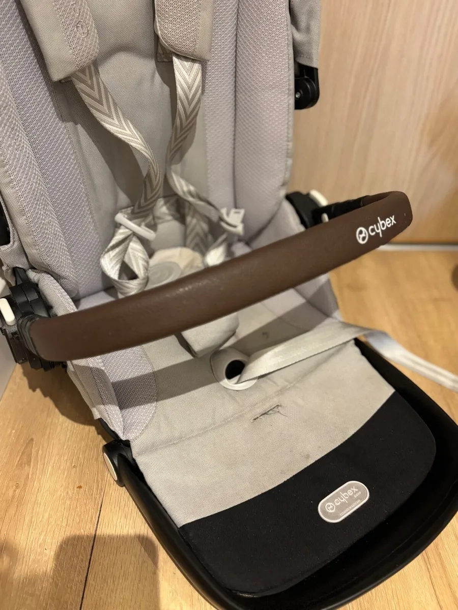 Stroller - Image 4