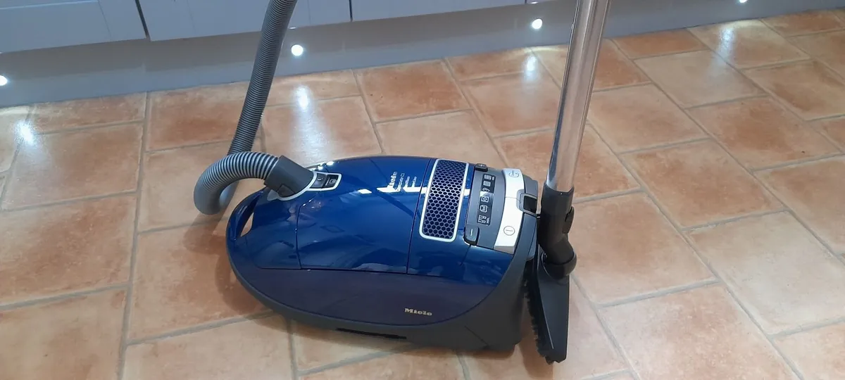 Miele vacuum/Hoover cleaner - Image 1