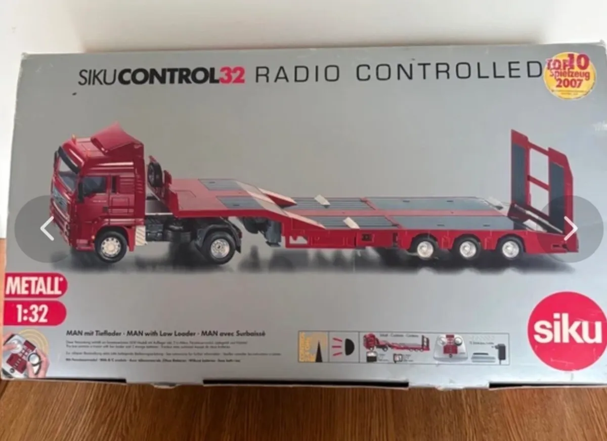 Siku 1/32 MAN low loader, radio controlled - Image 1