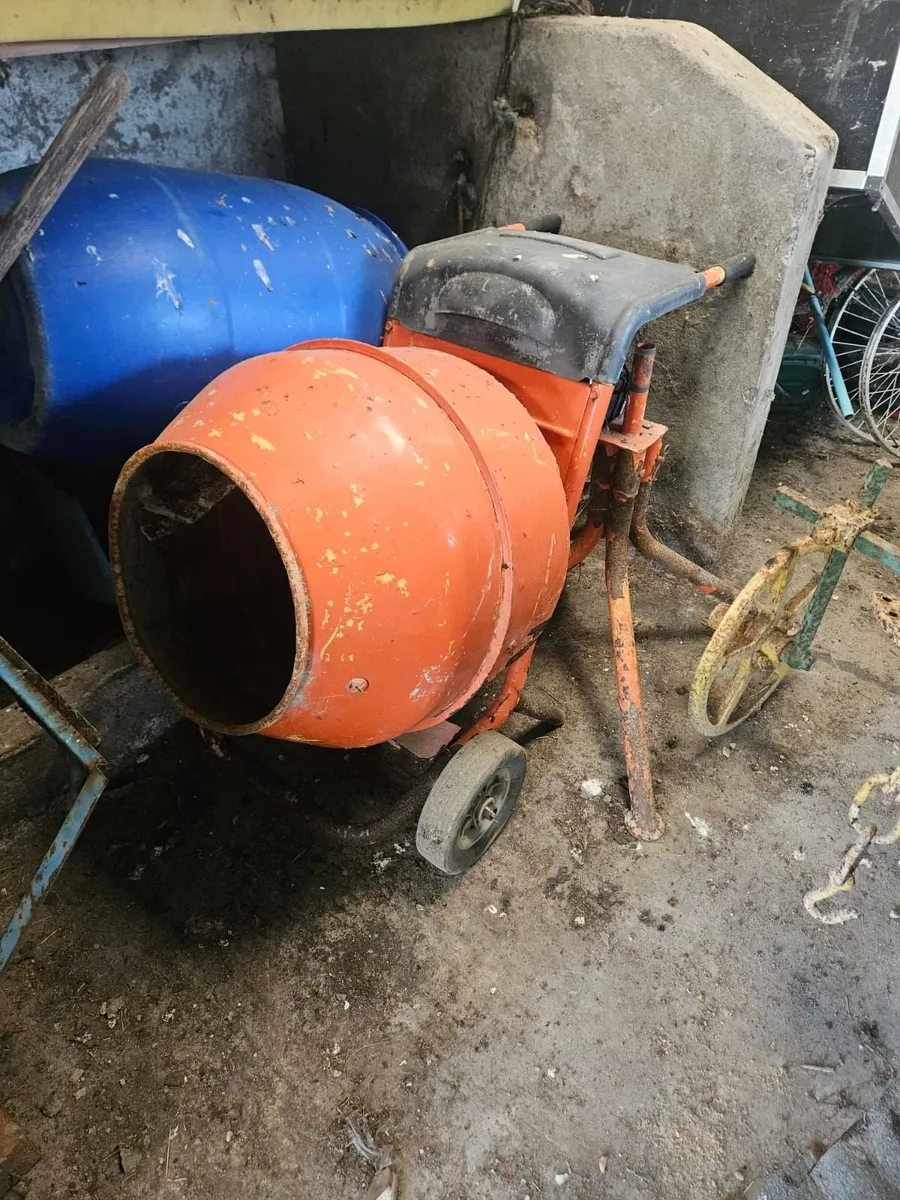 Petrol Cement mixer - Image 1