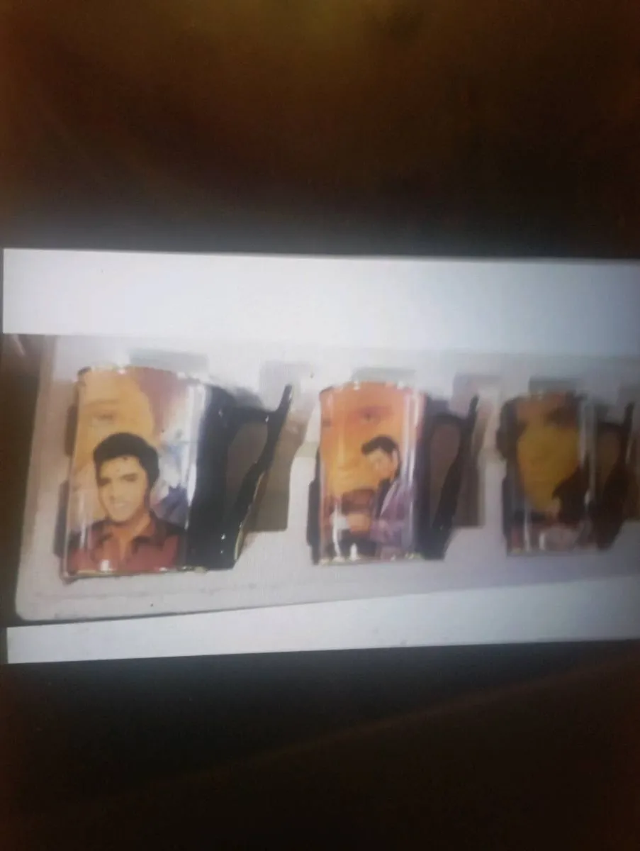 ELVIS PRESLEY GREATTEST HITS  HEIRLOOM COLLECTION - Image 2