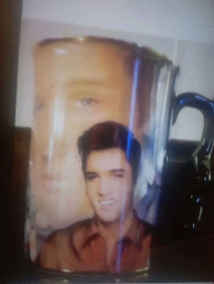 ELVIS PRESLEY GREATTEST HITS  HEIRLOOM COLLECTION - Image 3