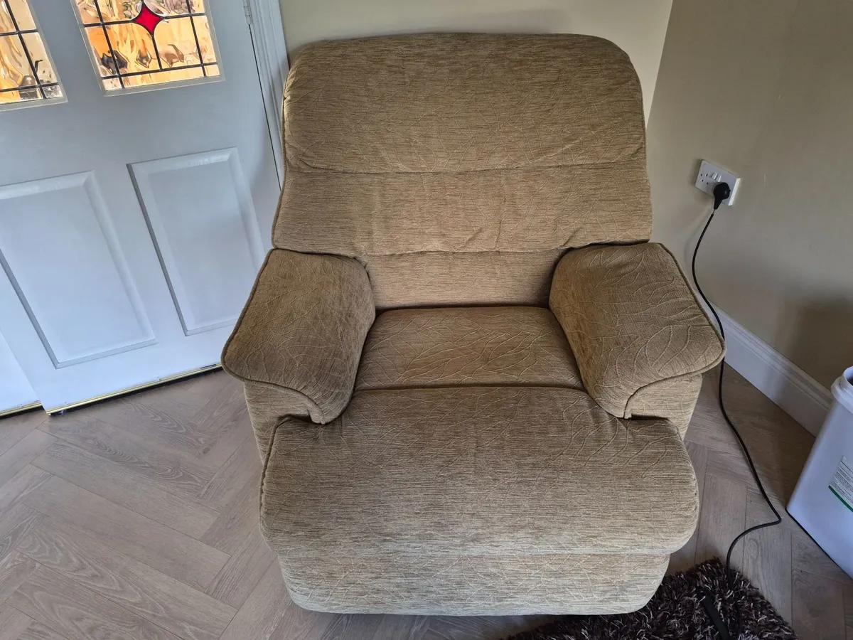 Parker Knoll suite - Image 4
