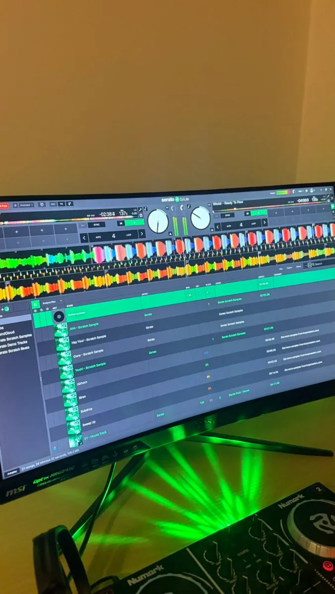 Numark Party Mix DJ Controller + Superlux HD572 He - Image 3