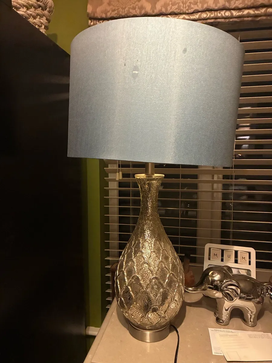 Large table Lamp - Image 1