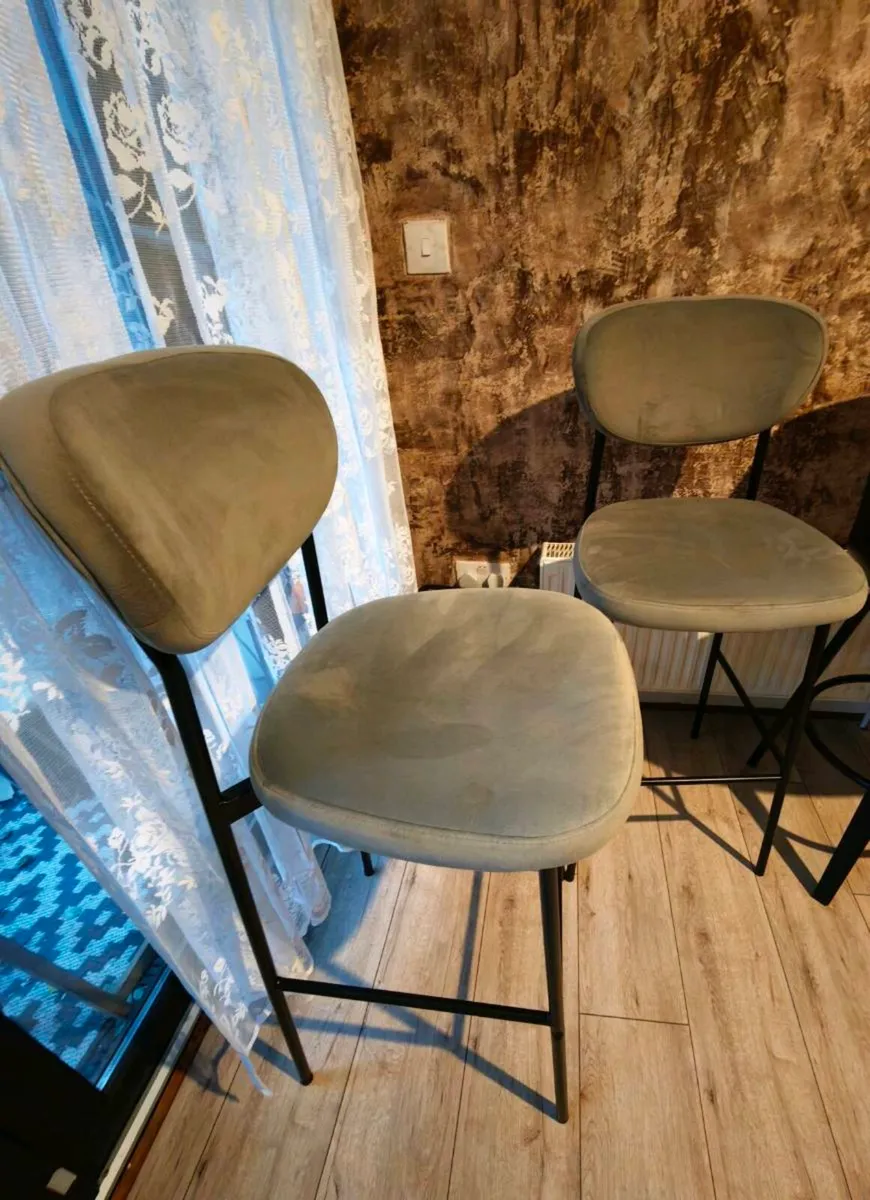 High Kitchen Stools