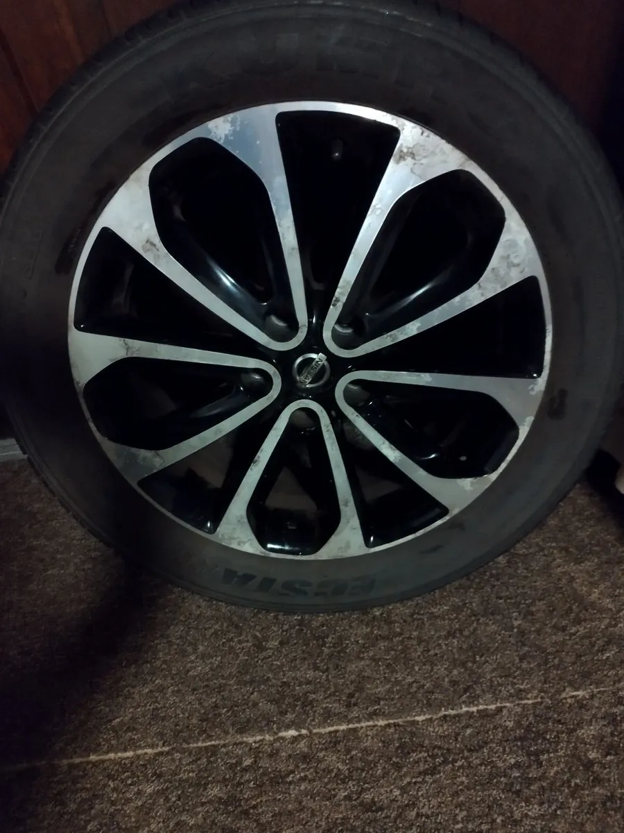 Nissan Qashqai  18"Alloy wheel &Tyre - Image 1