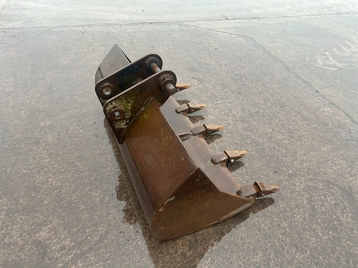 53' Ditching/ Grading Bucket c/w teeth (45mm pins) - Image 3