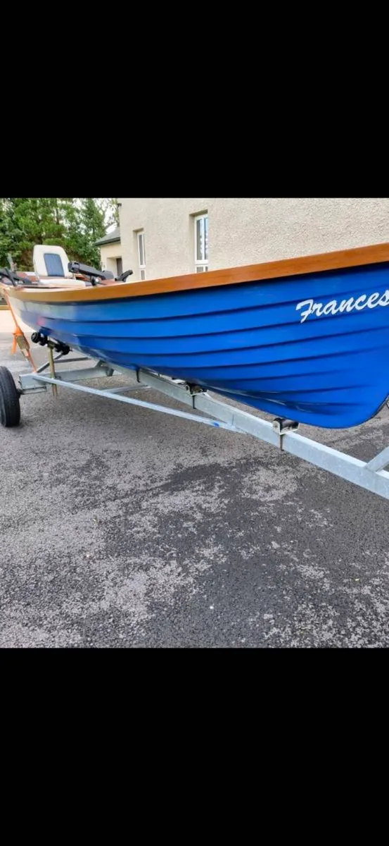 Fishing boat - Image 1