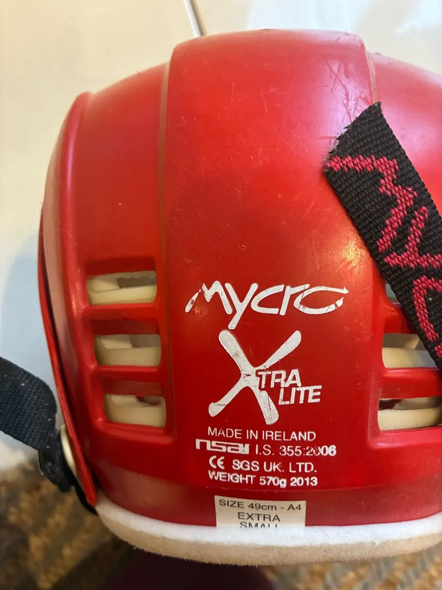Hurling helmet - Image 2