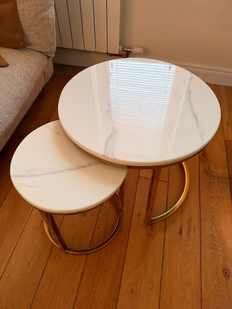 Marble table set - Image 1