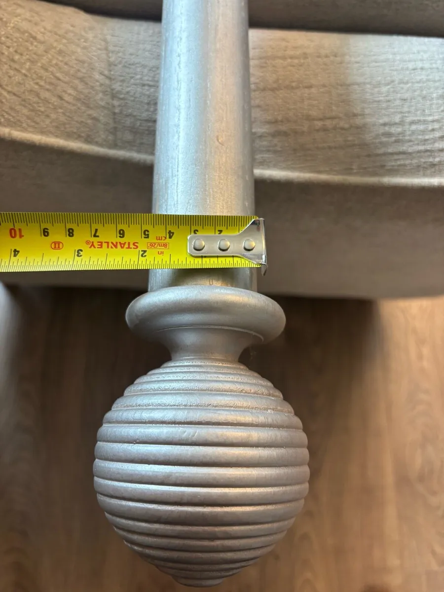 8 & 9 foot Curtain Poles - Image 3