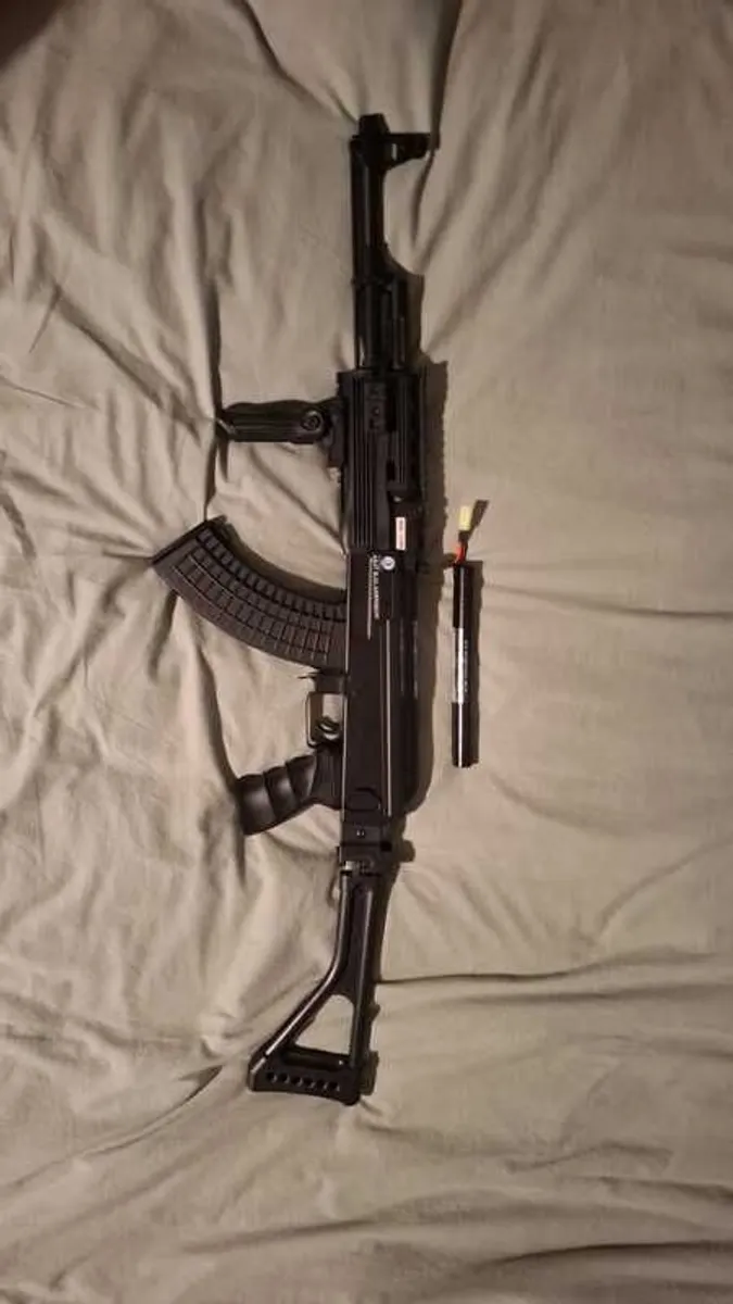 Airsoft gun AK47 Kalashnikov and accessories - Image 2