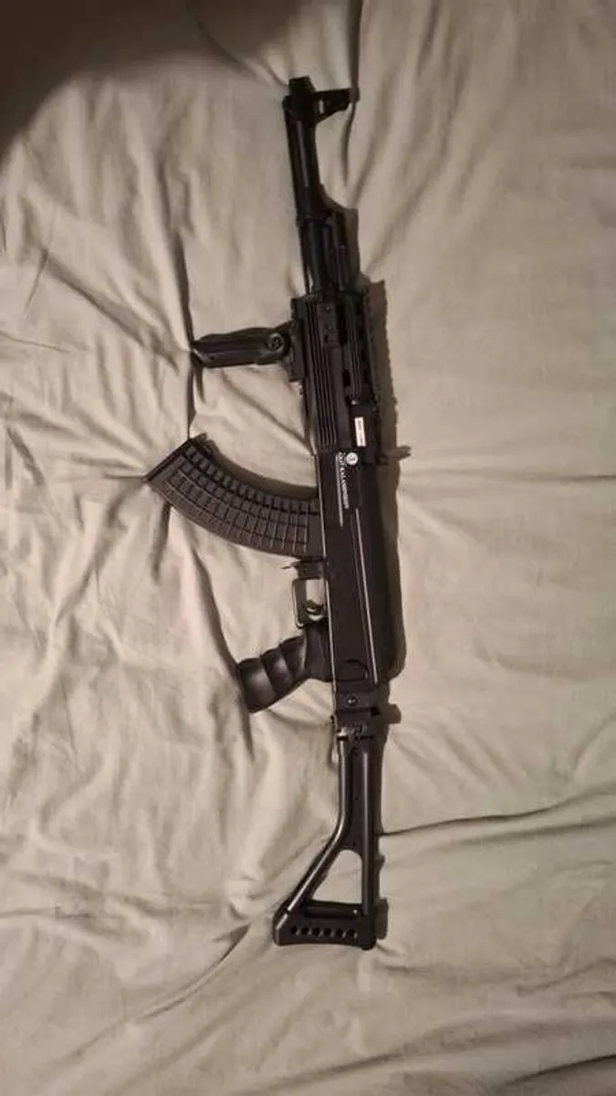 Airsoft gun AK47 Kalashnikov and accessories - Image 3