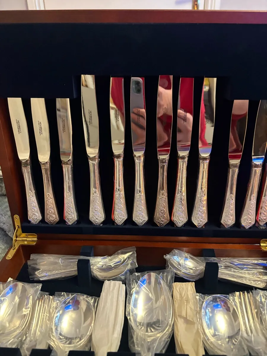 Newbridge Silverware 6 place cutlery set - Image 2