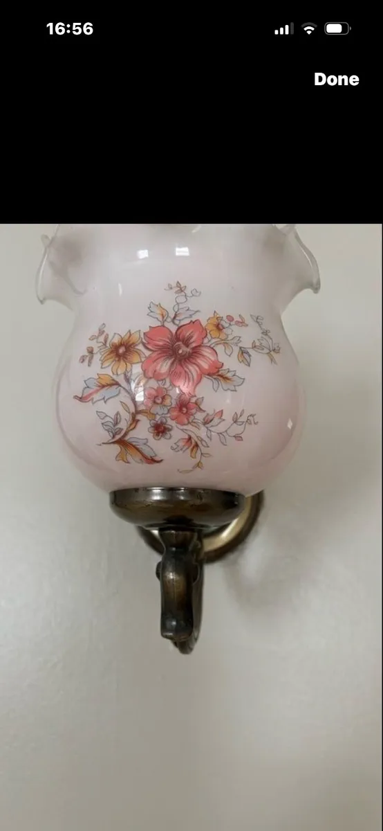 2 matching wall lights - Image 1