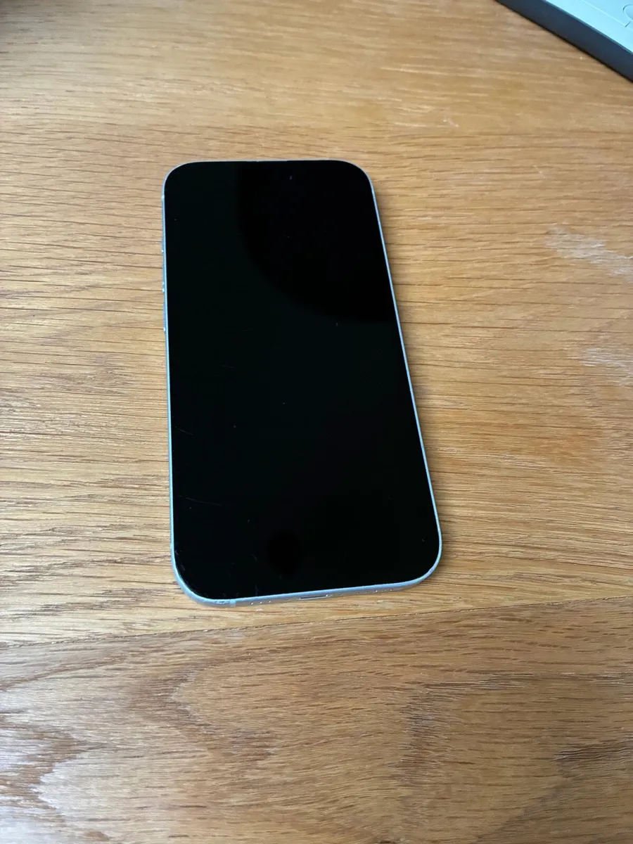 iPhone 15 - Unlocked - White - Image 1