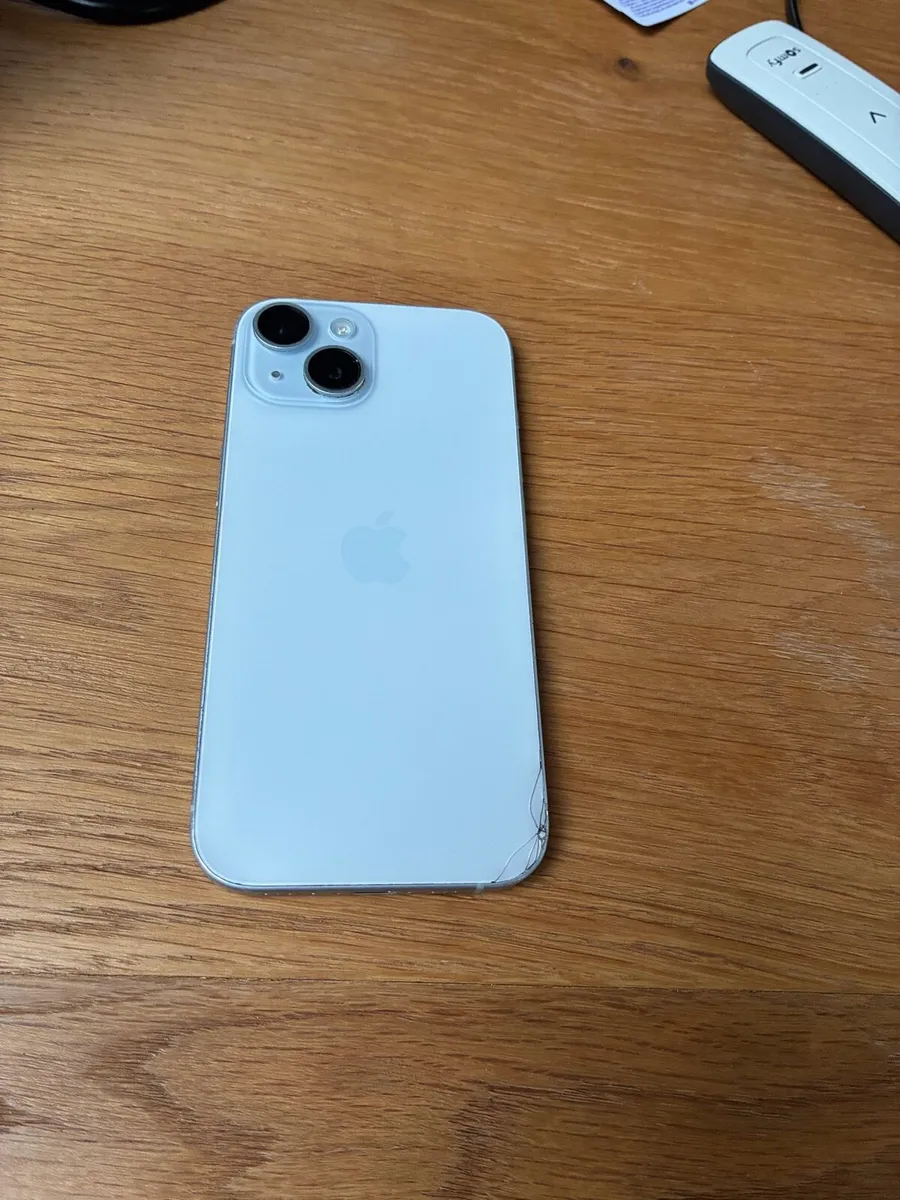iPhone 15 - Unlocked - White - Image 3