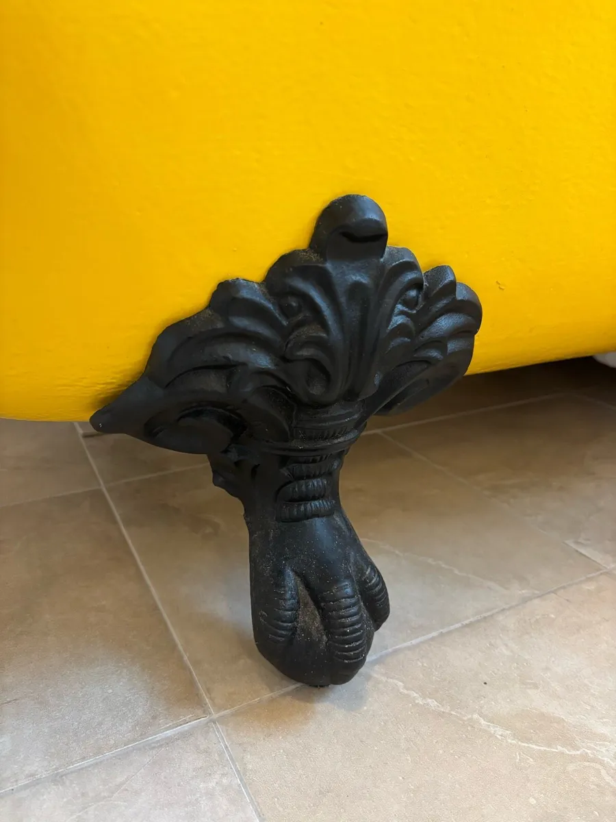 Cast iron bath - Image 2