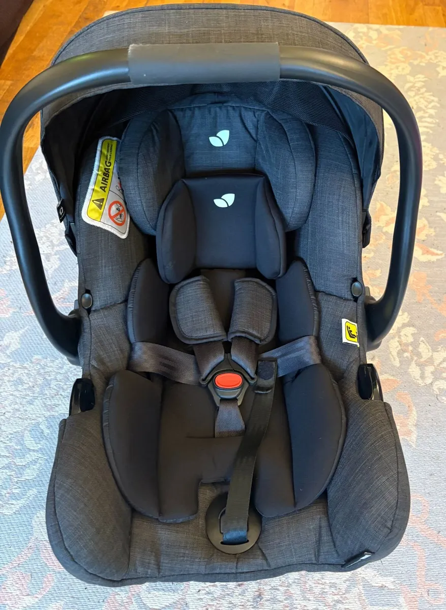 Baby car safety seat - Image 1