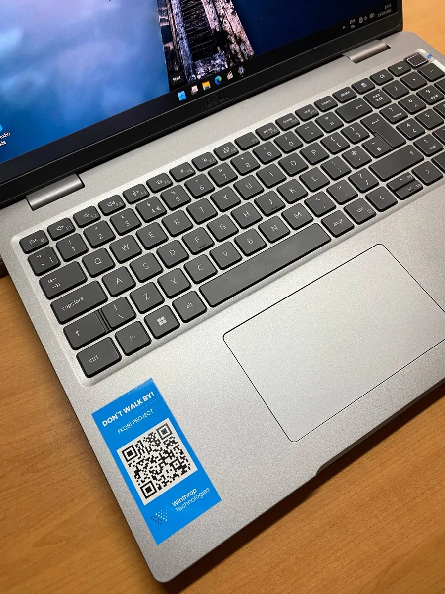 Dell laptop i5 pro 16/256 windows 11 - Image 3