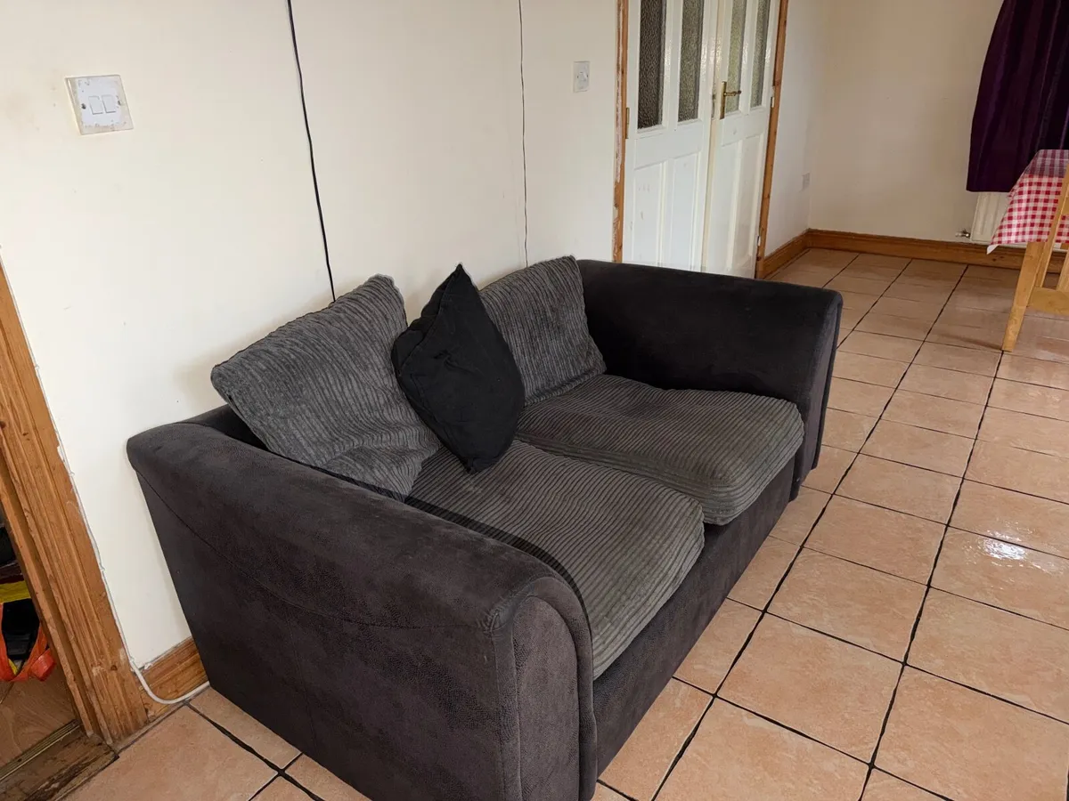 Couch - Image 2