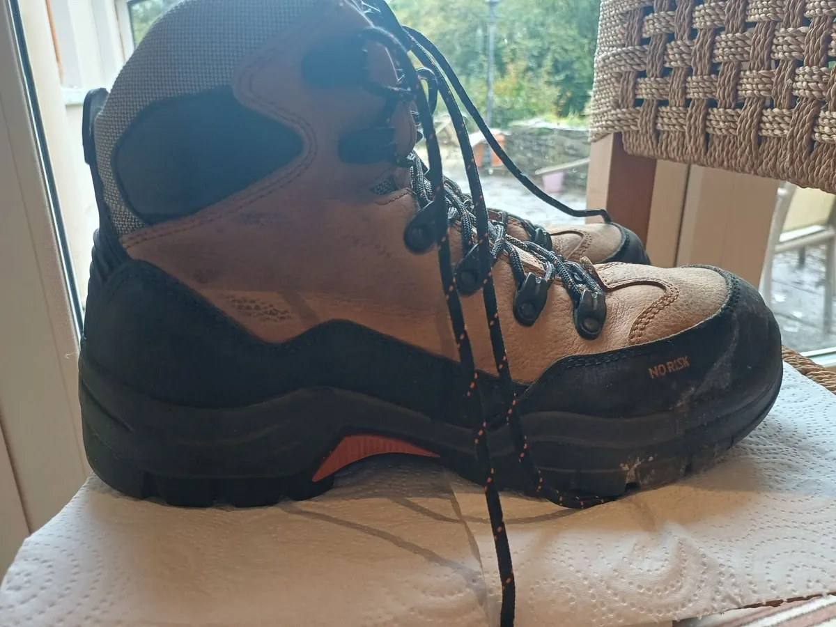 Safety boots - Image 4