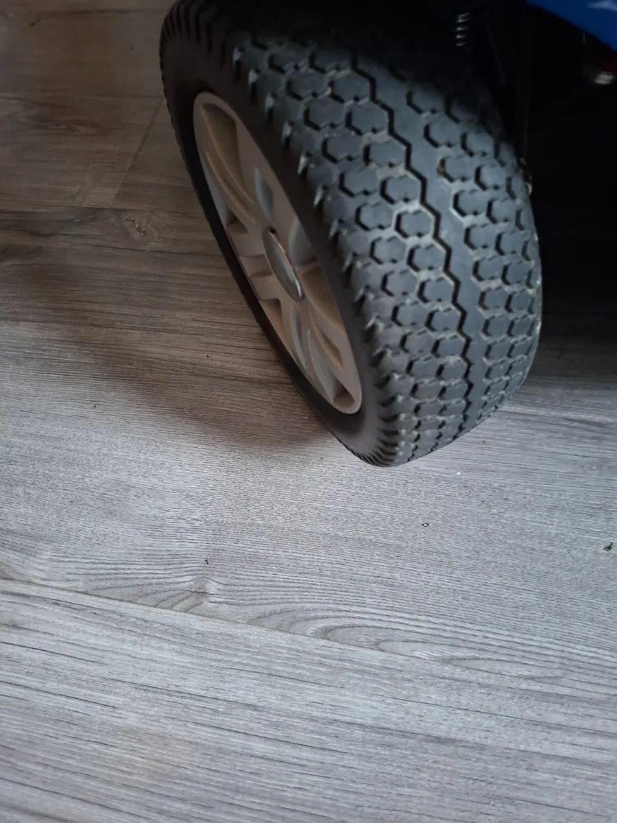 Mobility scooter - Image 2