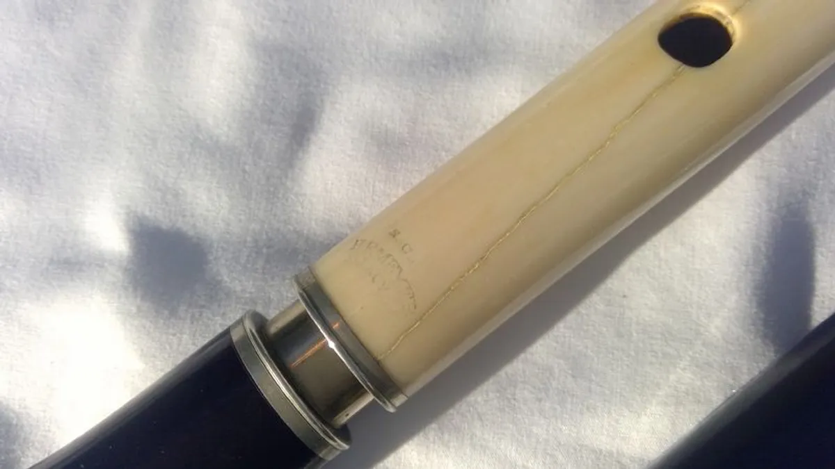 Rose wood Flute - Image 3