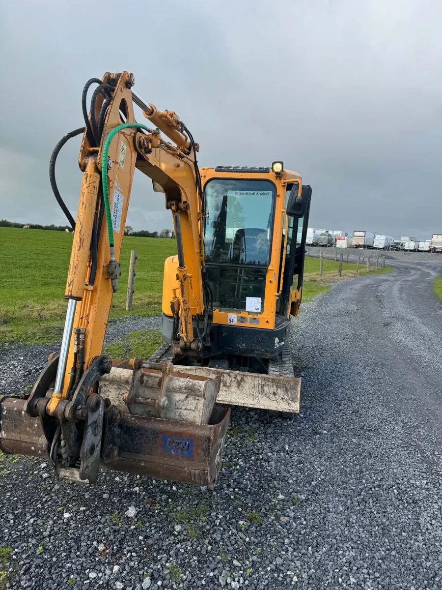 Hyundai Robex 25Z-9AK 2.7 Ton Mini Digger - Image 3