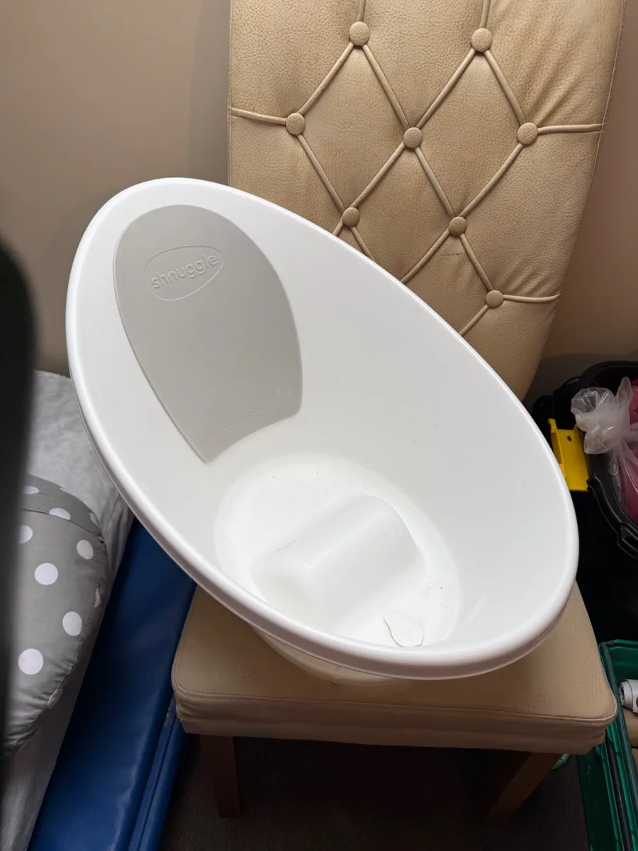 Baby bath items - Image 1
